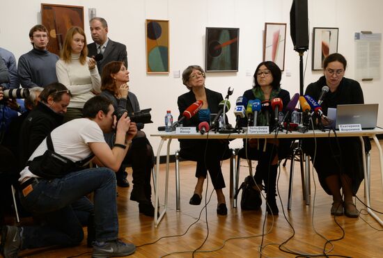 Researchers find color image hidden beneath Malevich's "Black Square"