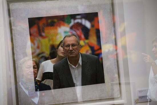 Researchers find color image hidden beneath Malevich's "Black Square"