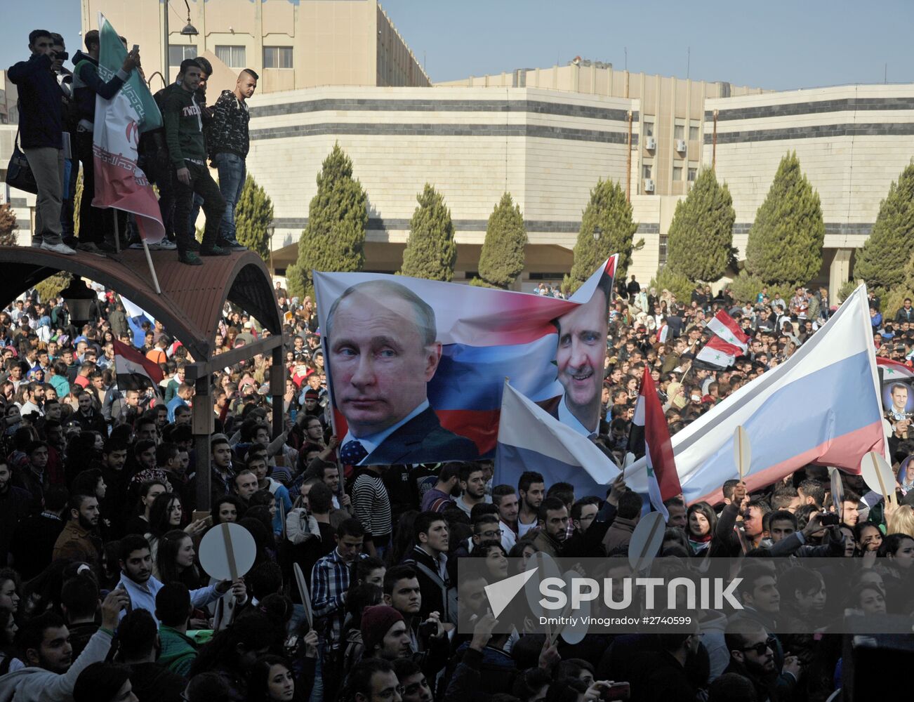 Al-Baath University students hold rally in support of Russia's military operation in Syria