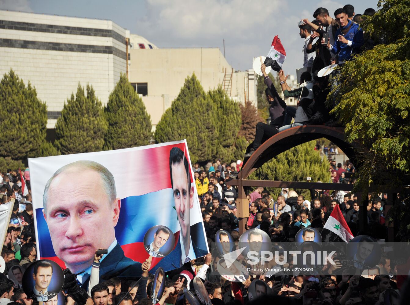 Al-Baath University students hold rally in support of Russia's military operation in Syria