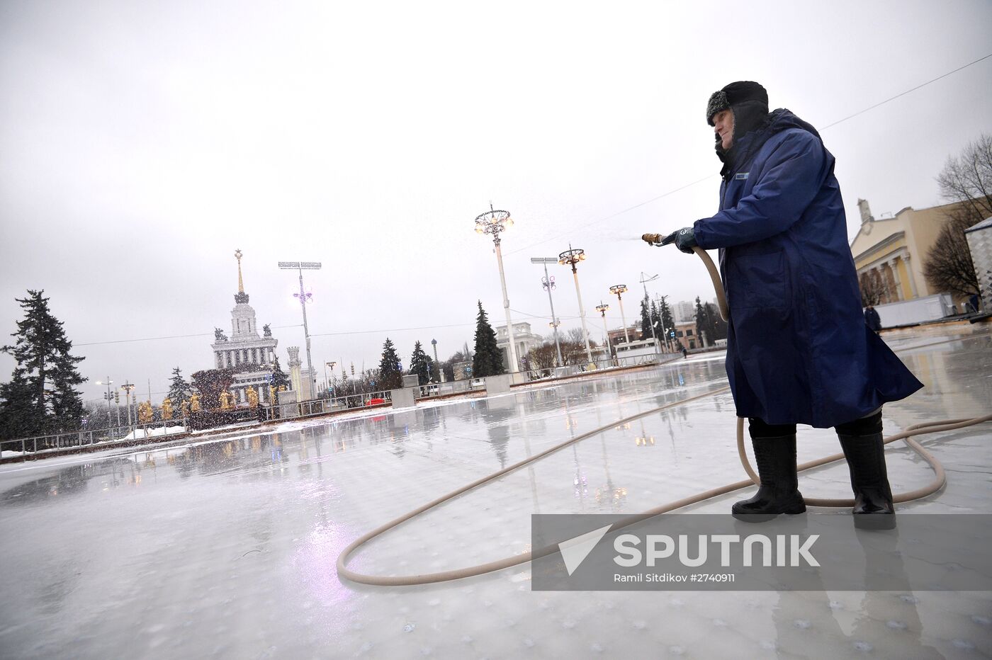 Skating rink to open at VNDKh