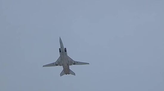 Cruise missiles hit ISIS targets in Syria