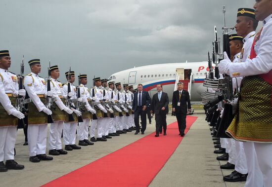 Prime Minister Medvedev visits Malaysia to attend attend East Asia Summit