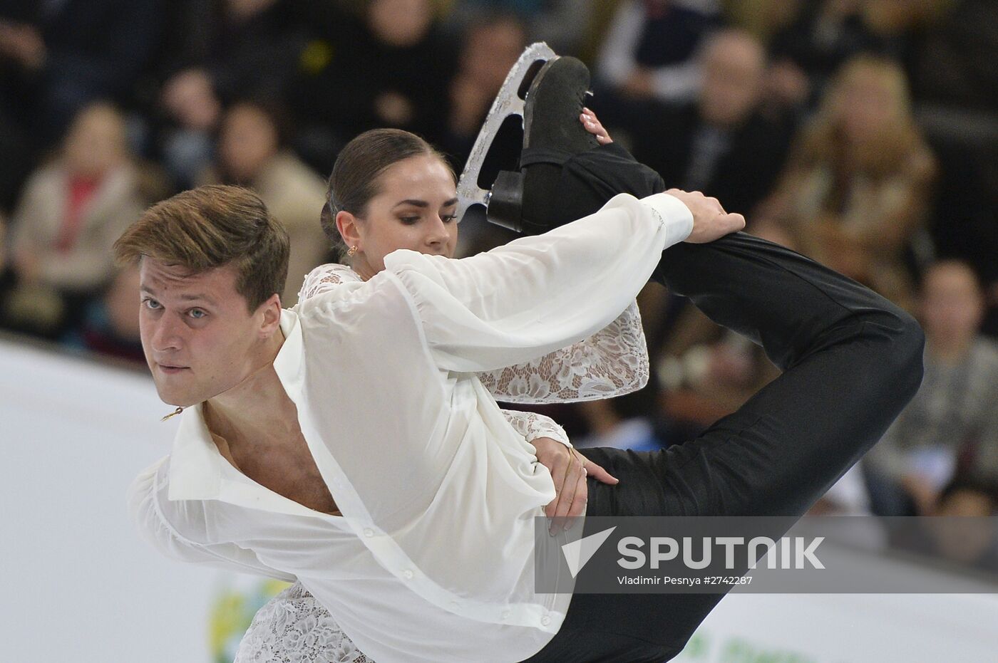ISU Grand Prix of Figure Skating. 5th Stage. Pairs. Short program