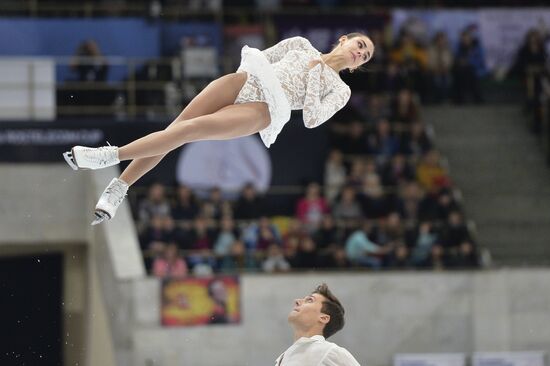 ISU Grand Prix of Figure Skating. 5th Stage. Pairs. Short program