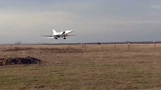 Russian Air Force's long-range aircraft hit ISIS targets in Syria