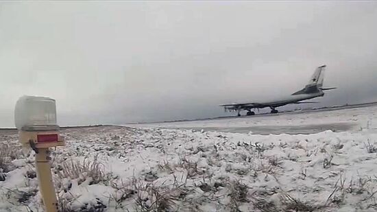 Russian Air Force's long-range aircraft hit ISIS targets in Syria