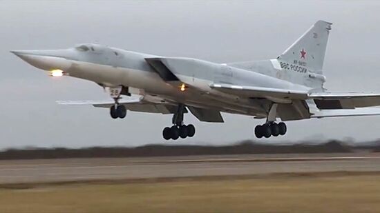 Russian Air Force's long-range aircraft hit ISIS targets in Syria