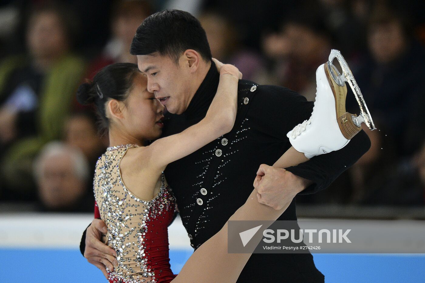 ISU Grand Prix of Figure Skating. 5th Stage. Pairs. Short program