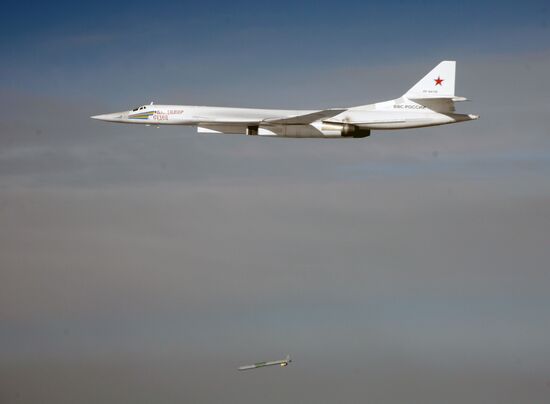 Russian Air Force's long-range aircraft hit ISIS targets in Syria