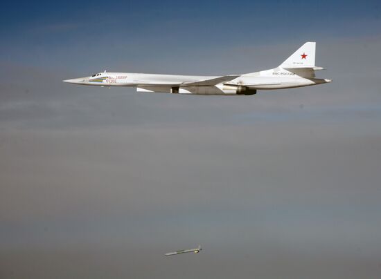 Russian Air Force's long-range aircraft hit ISIS targets in Syria