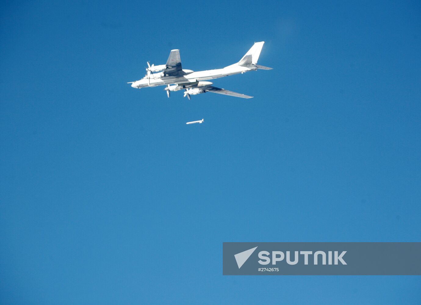 Russian Air Force's long-range aircraft hit ISIS targets in Syria