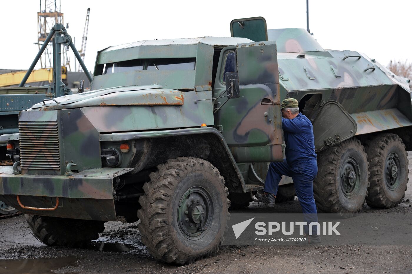 Repairs conducted at military repairs facility in Donetsk.