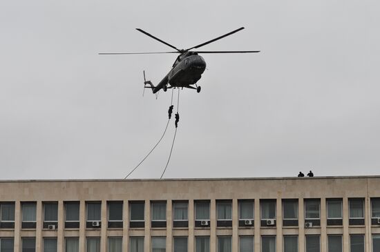 Anti-terrorism units of Serbia's Internal Ministry, Defense Ministry and special services stage exercise