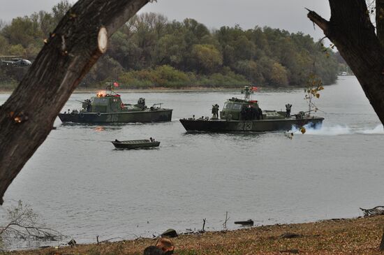 Anti-terrorism units of Serbia's Internal Ministry, Defense Ministry and special services stage exercise