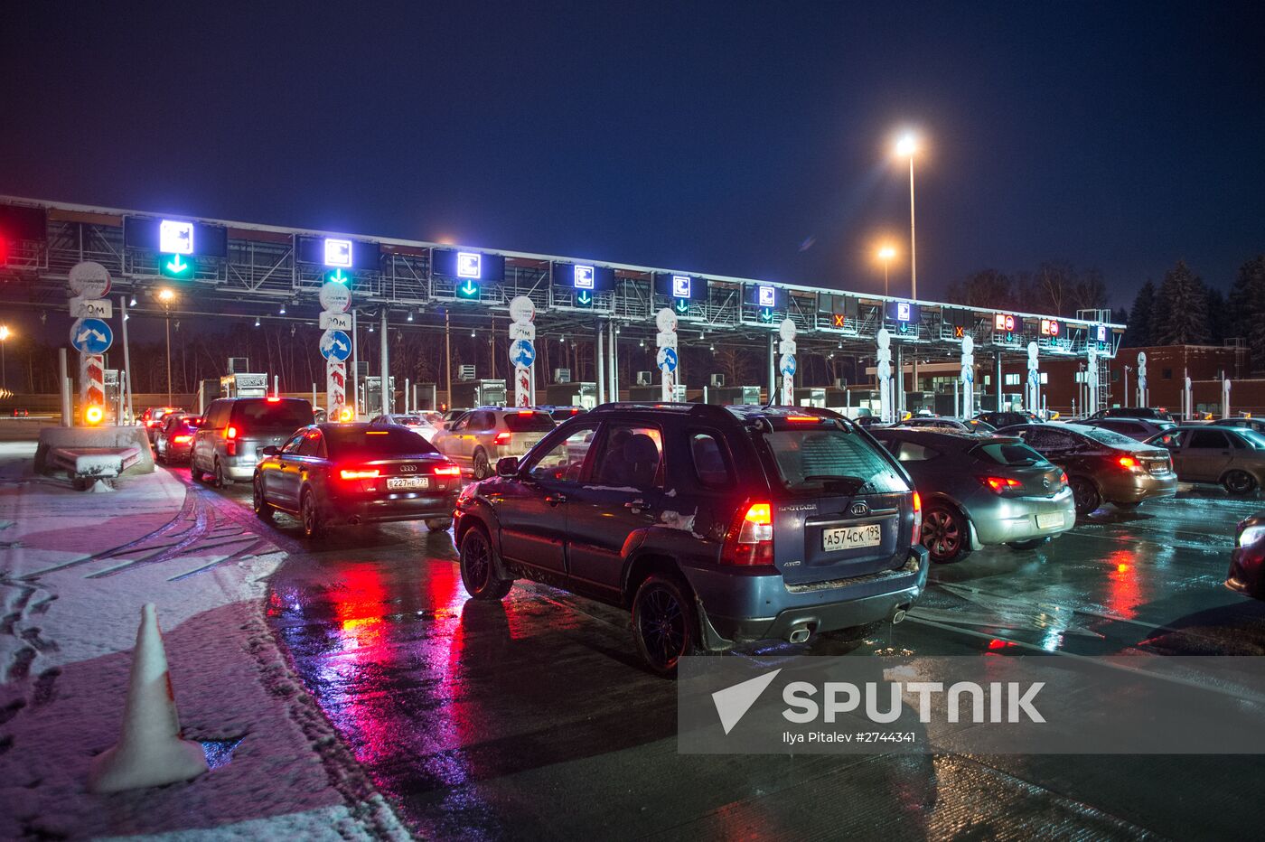 Traffic opens on toll section of M11 Moscow-St. Petersburg highway