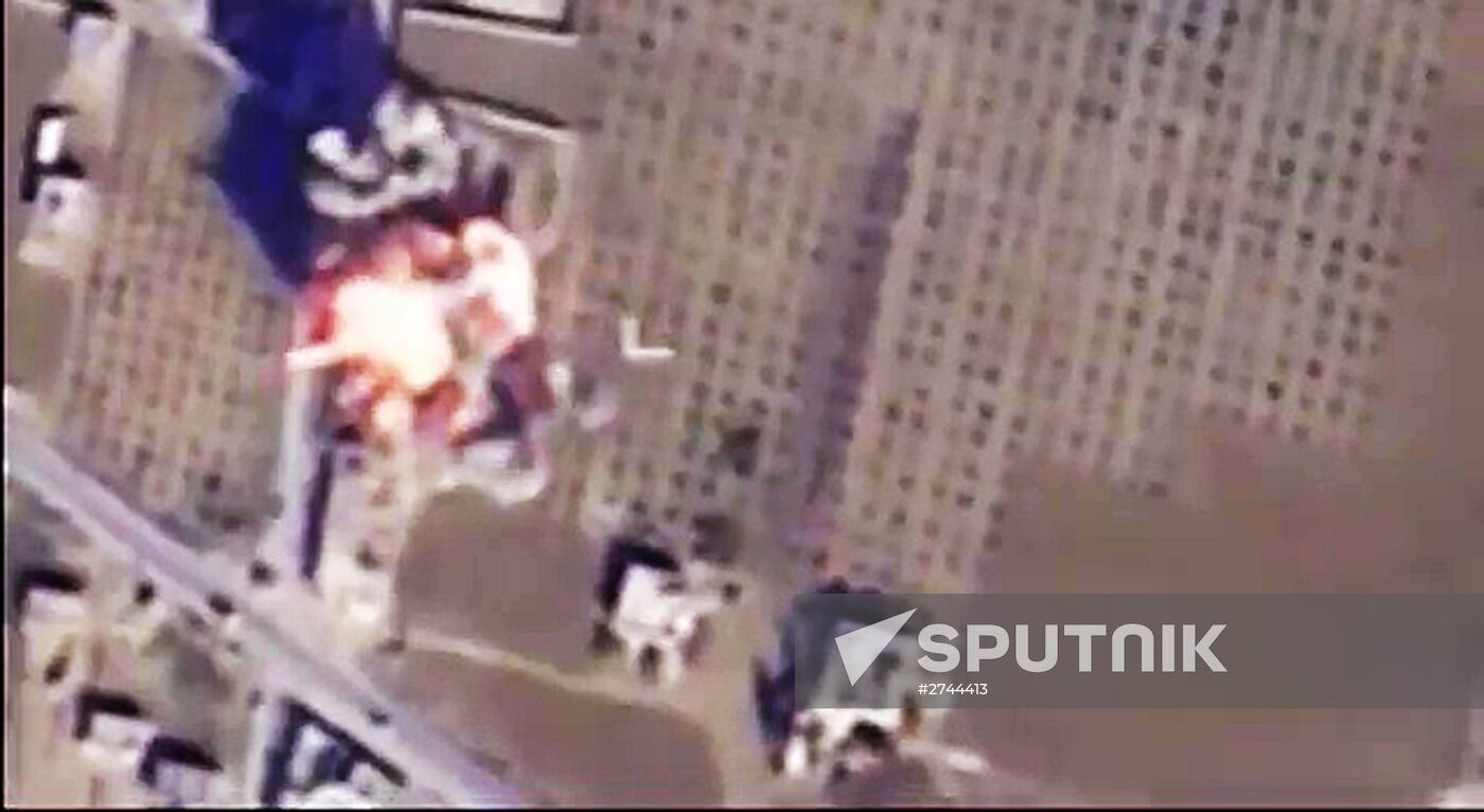 Russian airstrikes destroy ISIS targets in Syria