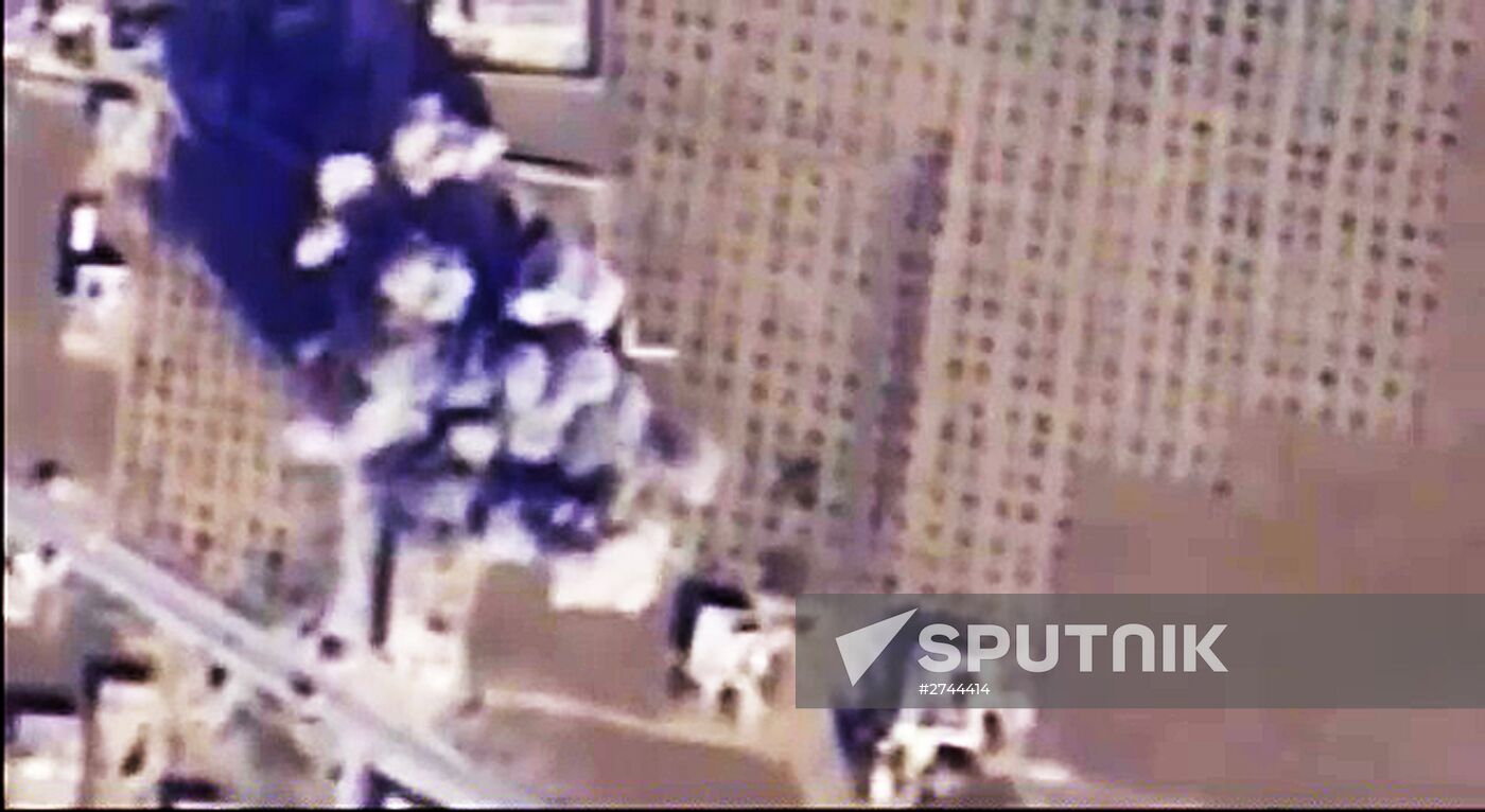Russian airstrikes destroy ISIS targets in Syria