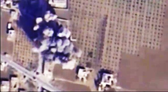 Russian airstrikes destroy ISIS targets in Syria