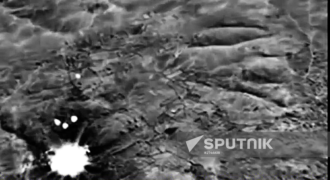 Russian airstrikes destroy ISIS targets in Syria
