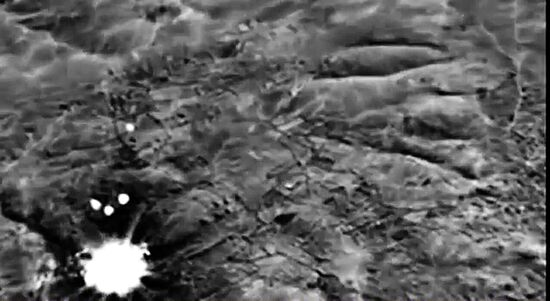 Russian airstrikes destroy ISIS targets in Syria