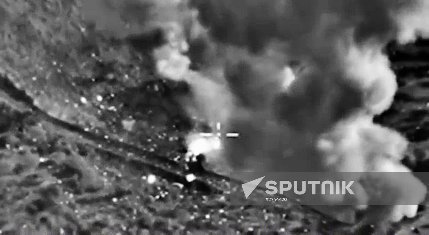 Russian airstrikes destroy ISIS targets in Syria