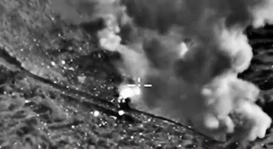 Russian airstrikes destroy ISIS targets in Syria