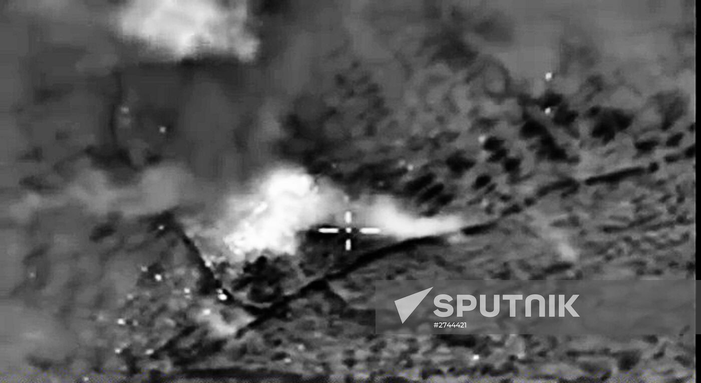 Russian airstrikes destroy ISIS targets in Syria