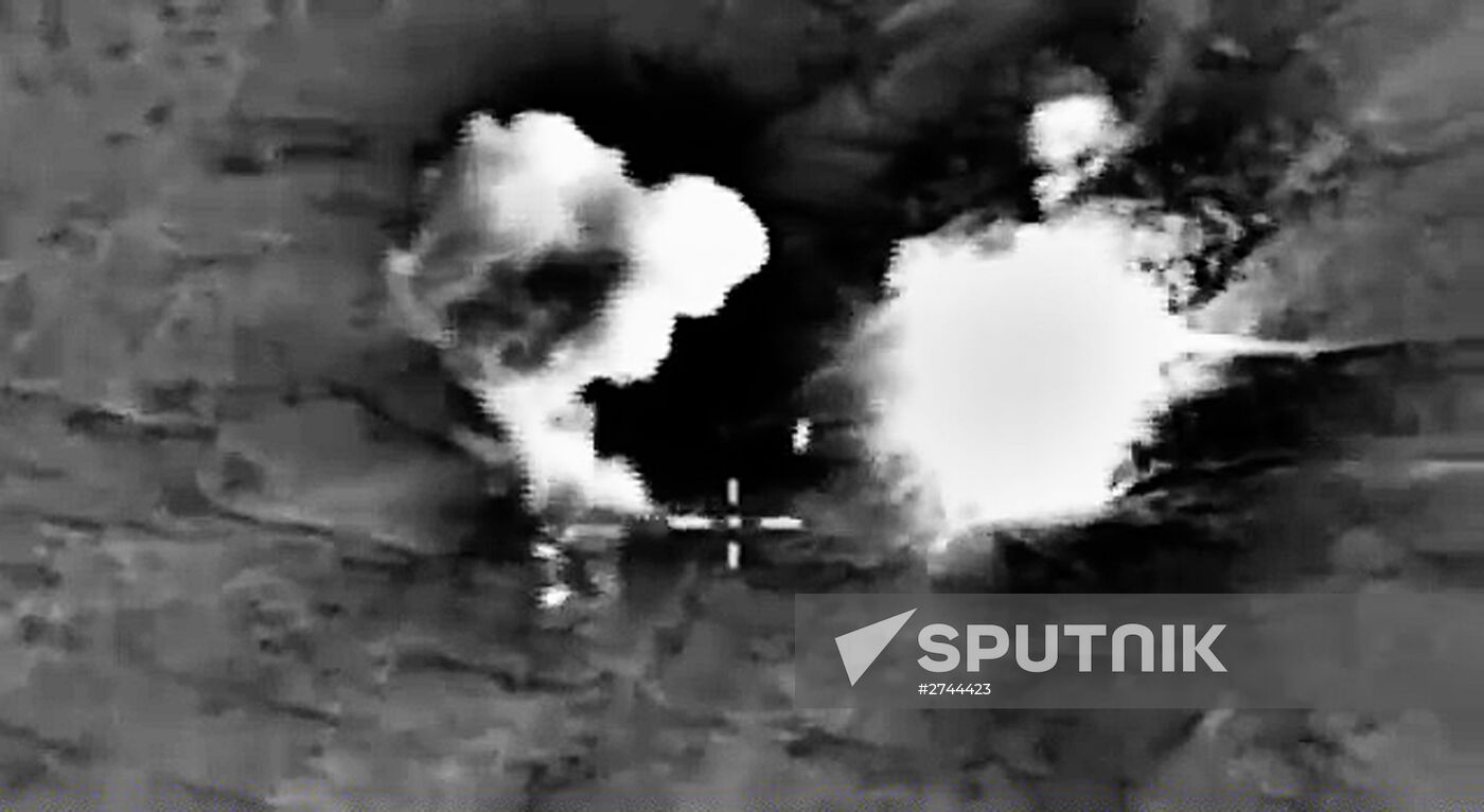 Russian airstrikes destroy ISIS targets in Syria