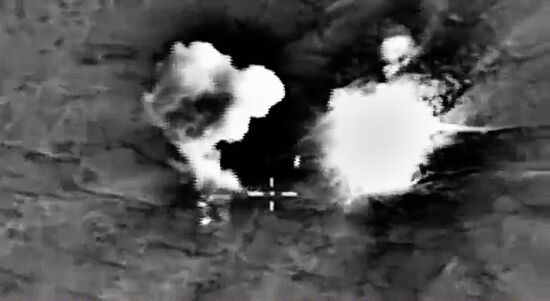 Russian airstrikes destroy ISIS targets in Syria