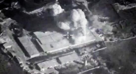 Russian airstrikes destroy ISIS targets in Syria
