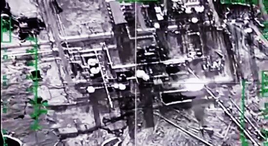 Russian airstrikes destroy ISIS targets in Syria