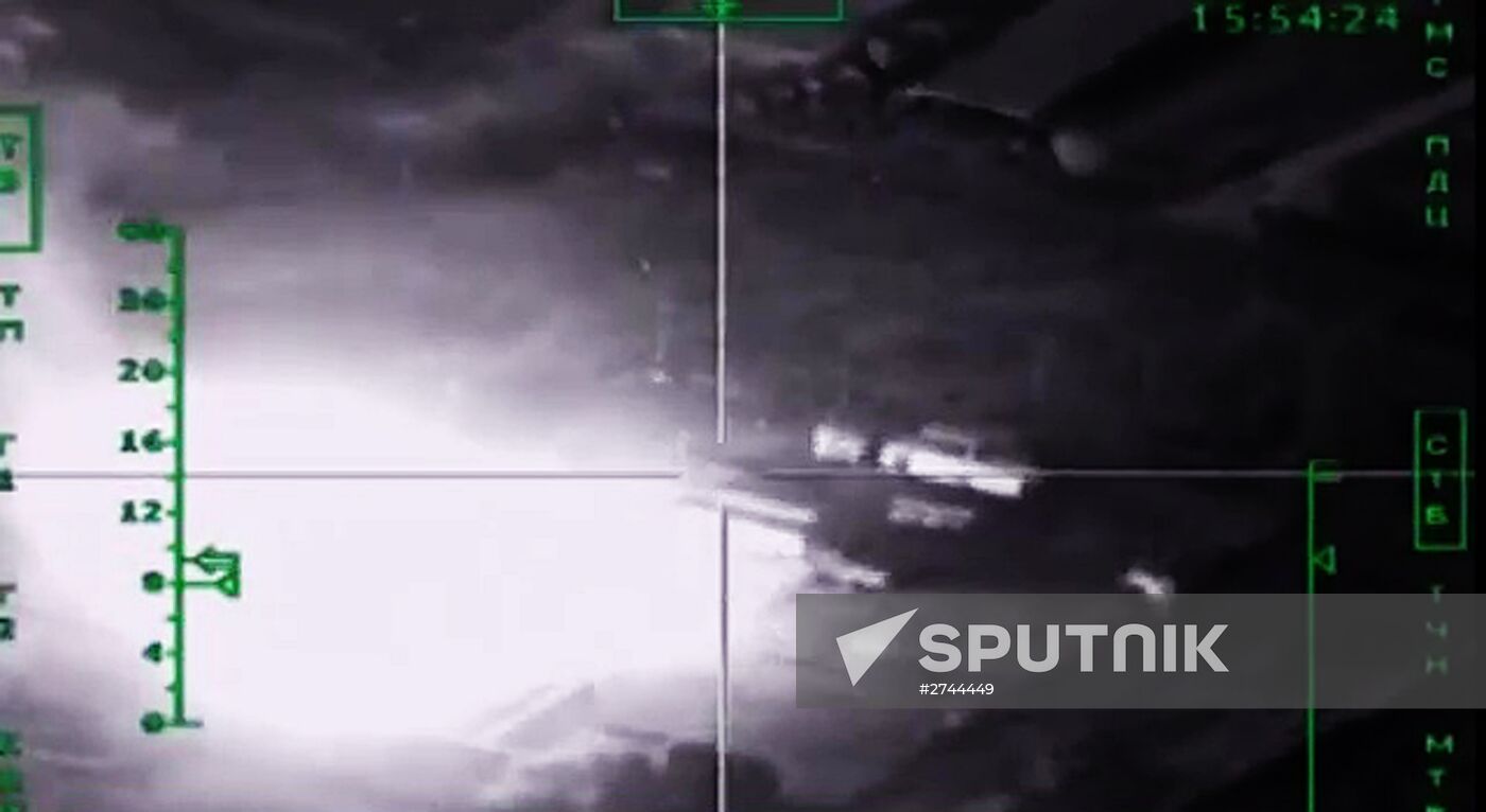 Russian airstrikes destroy ISIS targets in Syria