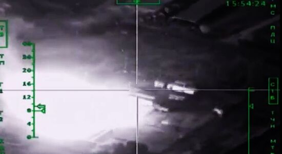 Russian airstrikes destroy ISIS targets in Syria