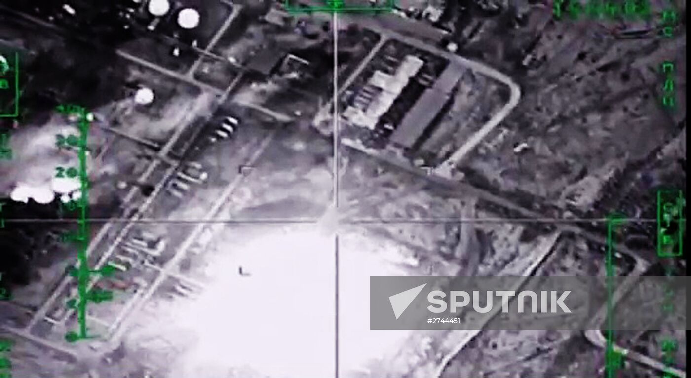 Russian airstrikes destroy ISIS targets in Syria