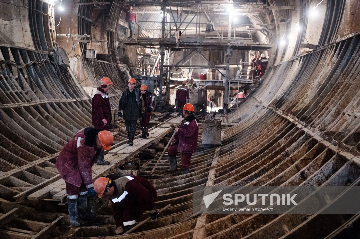 Moscow Mayor Sergei Sobyanin inspects construction of Fonvizinskaya metro station