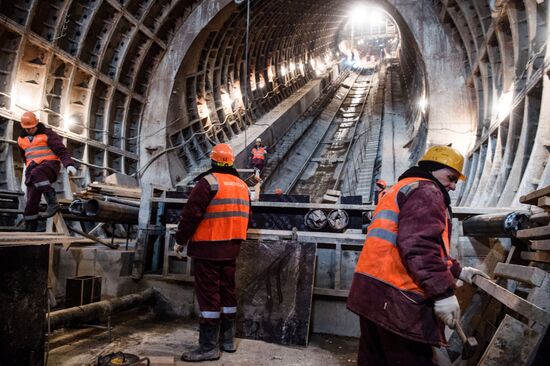 Moscow Mayor Sergei Sobyanin inspects construction of Fonvizinskaya metro station
