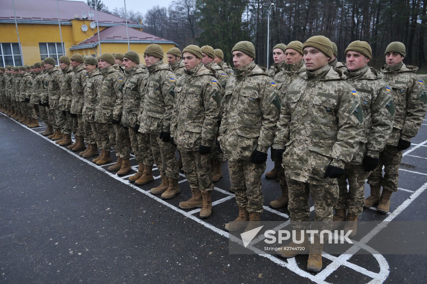 U.S. instructors start training Ukrainian soldiers near Lviv
