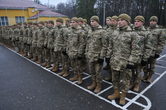 U.S. instructors start training Ukrainian soldiers near Lviv