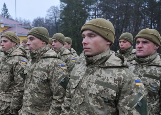U.S. instructors start training Ukrainian soldiers near Lviv