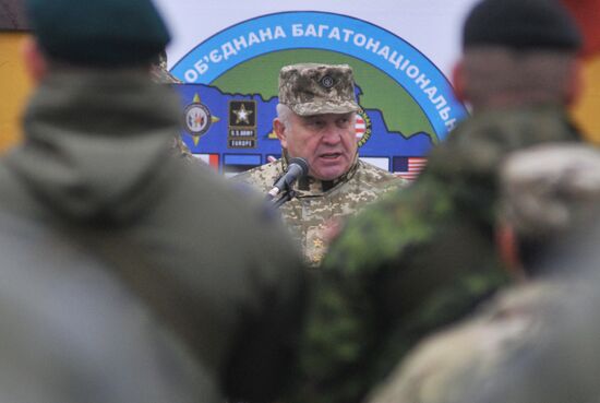 U.S. instructors start training Ukrainian soldiers near Lviv