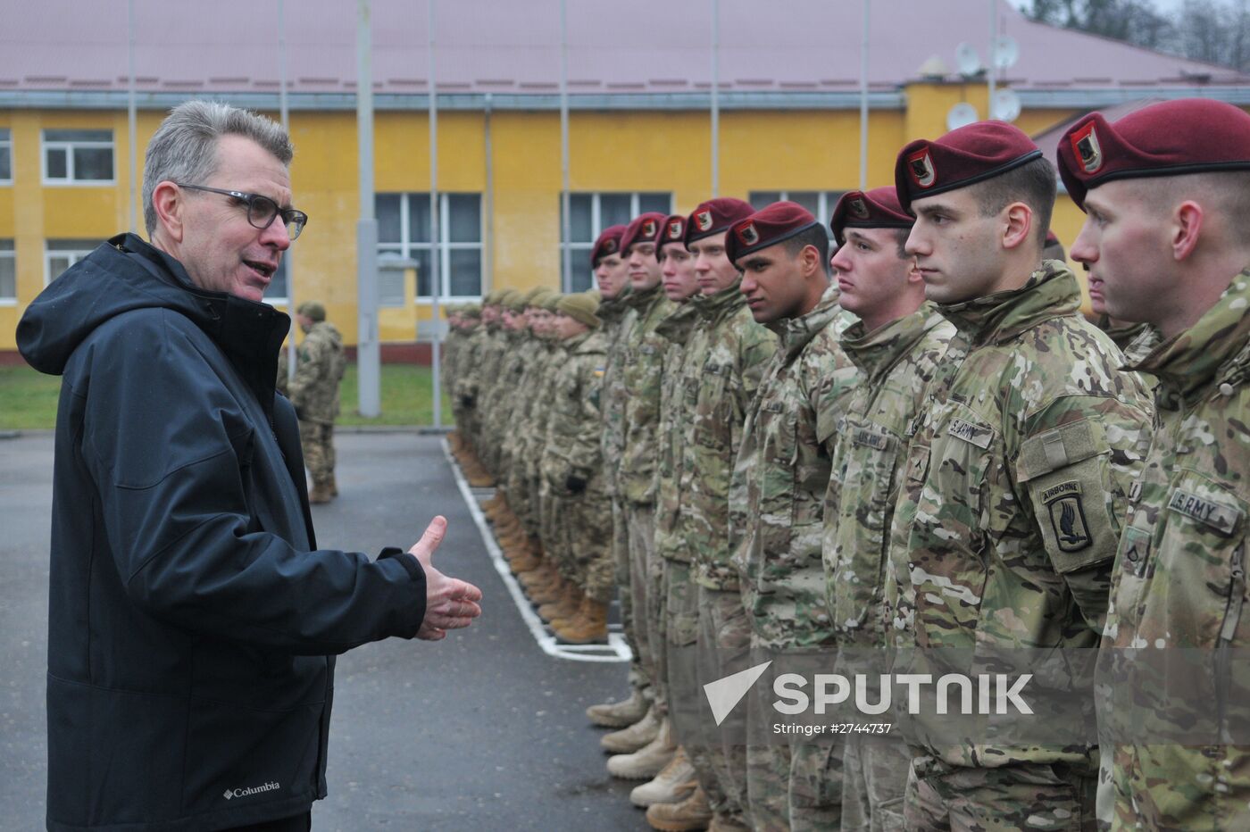 U.S. instructors start training Ukrainian soldiers near Lviv