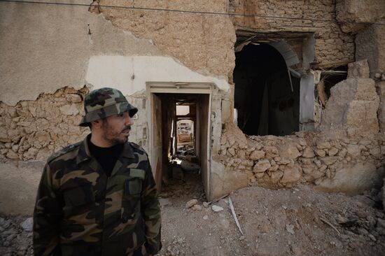 Syrian army soldiers in Damascus suburb of Darayya