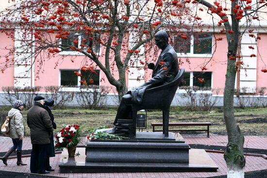 Monument to Mikhail Bakhtin unveiled in Saransk