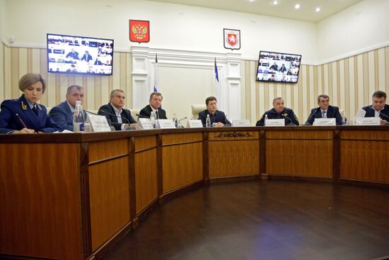 Crimean Cabinet holds meeting