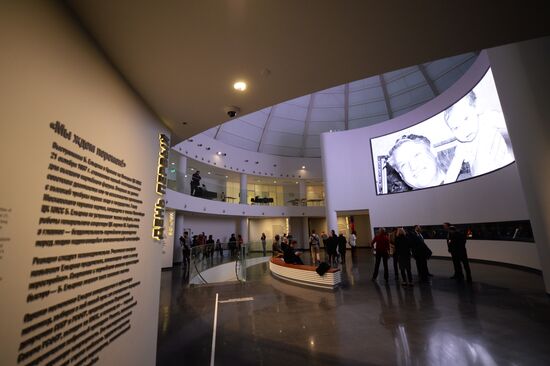Boris Yeltsin Presidential Center opens in Yekaterinburg