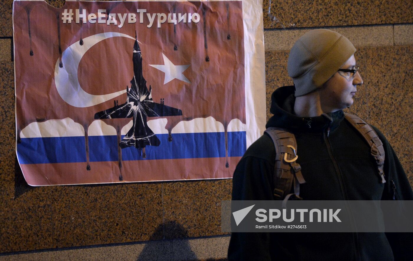 Protests outside Turkey's Embassy in Moscow