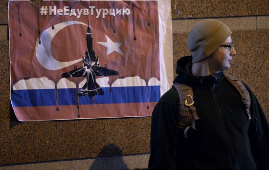 Protests outside Turkey's Embassy in Moscow