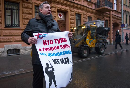 Protests in Russia against Turkish Air Forces' actions