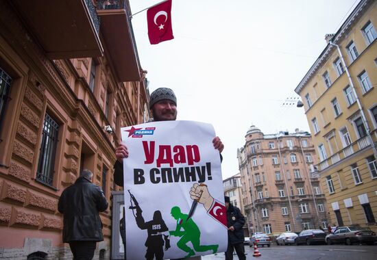 Protests in Russia against Turkish Air Forces' actions